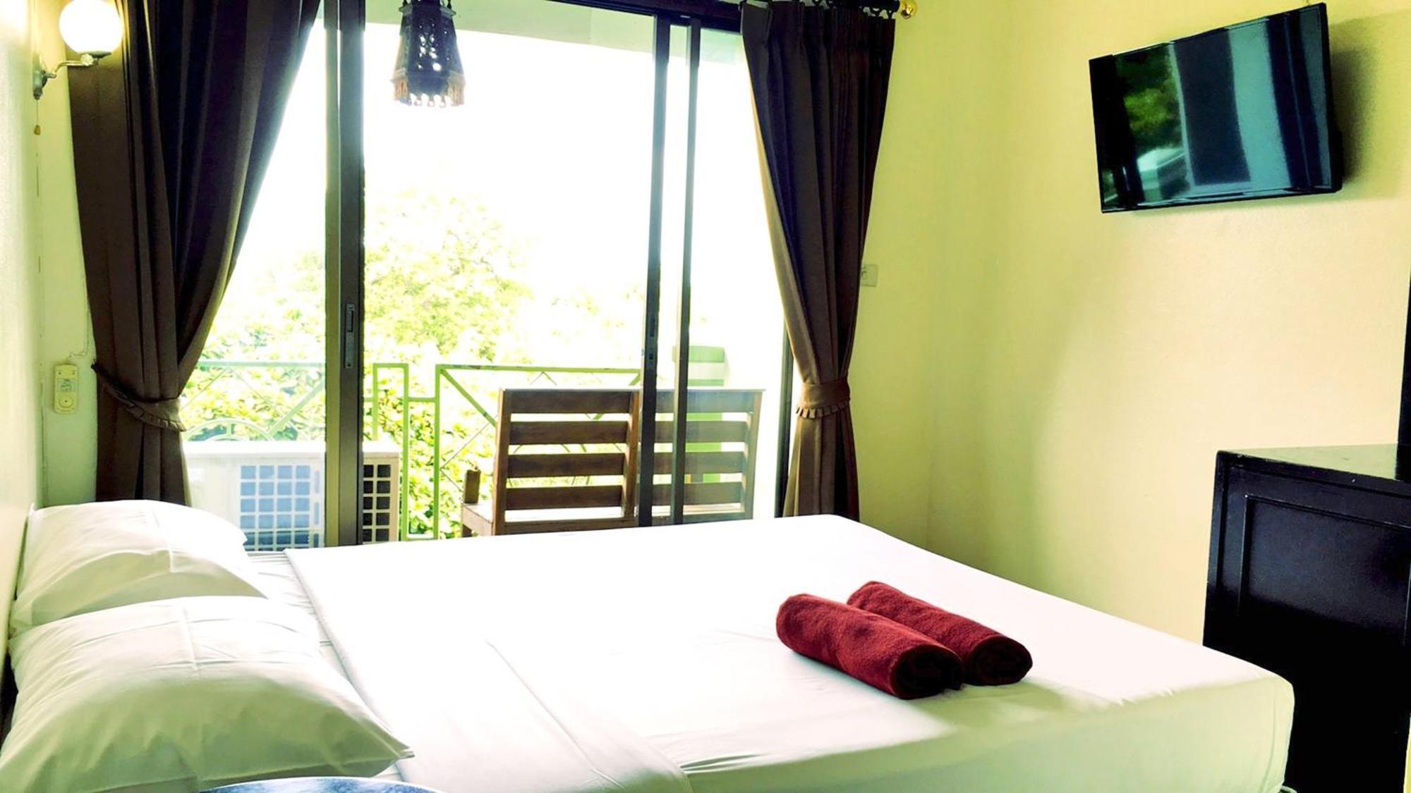 Four Sons Village Bangkok Exterior photo