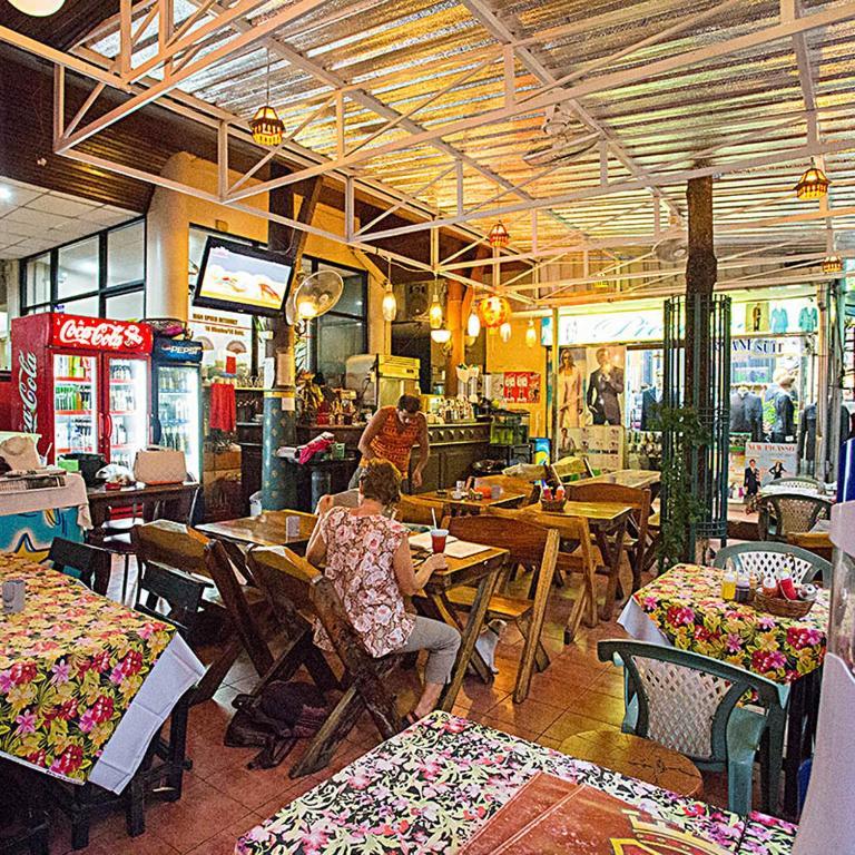 Four Sons Village Bangkok Exterior photo