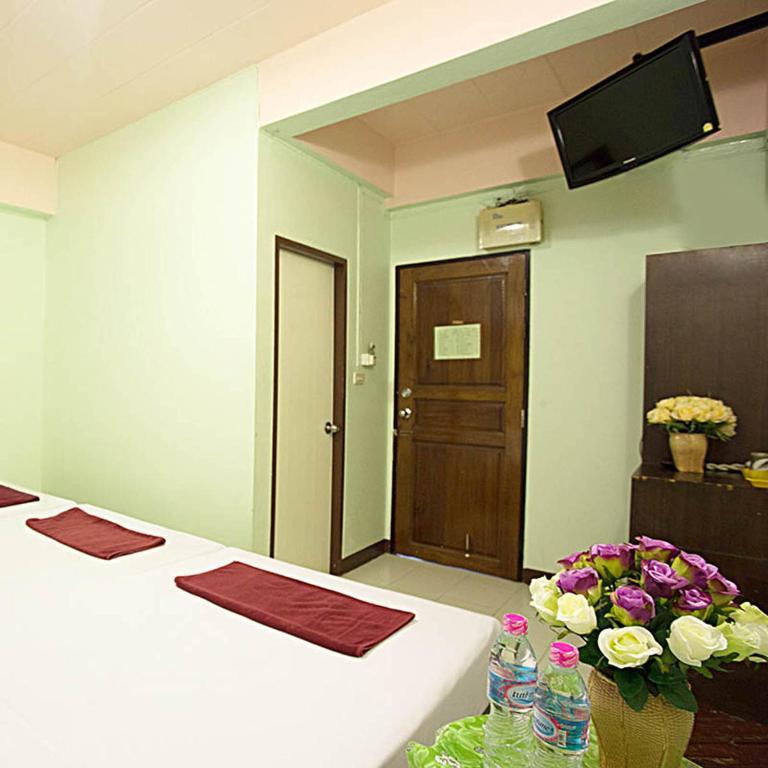 Four Sons Village Bangkok Exterior photo