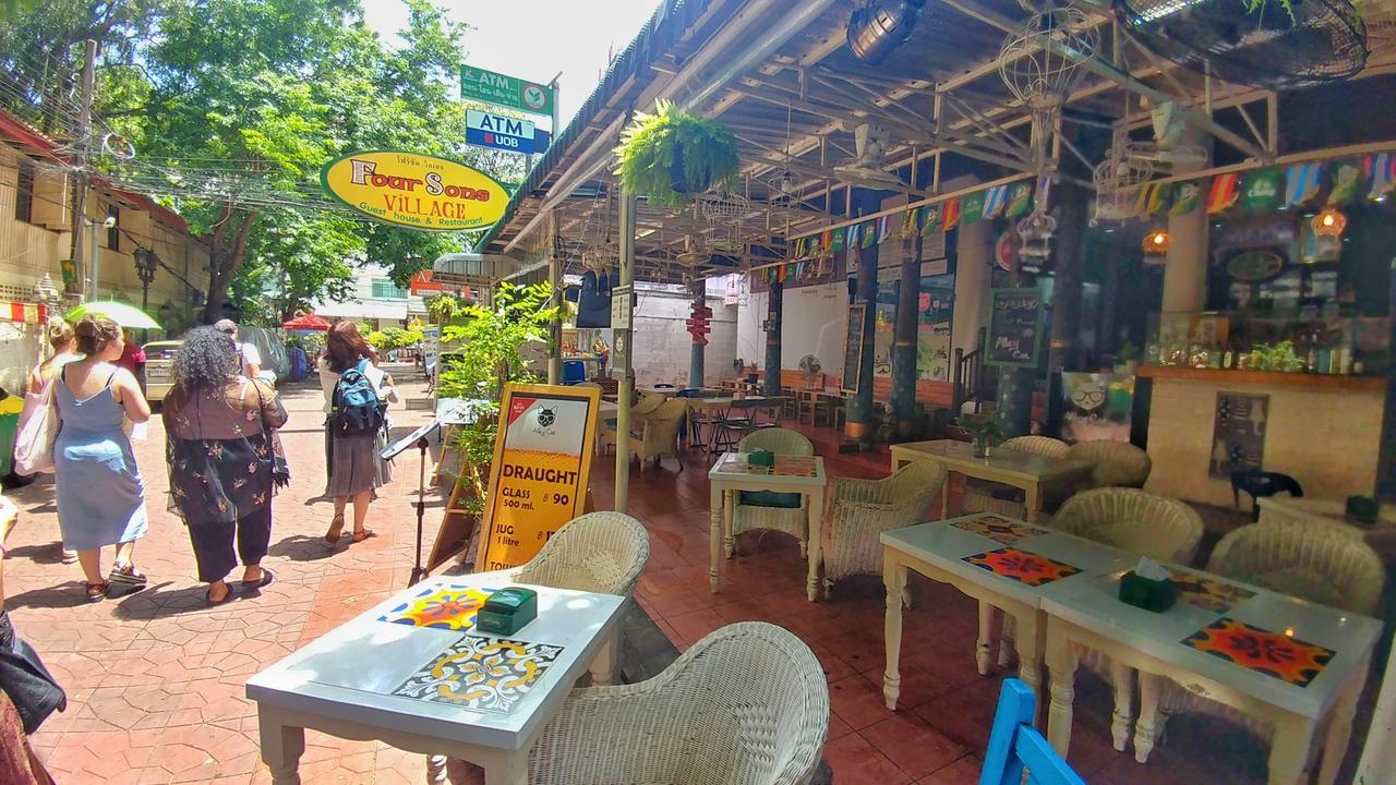 Four Sons Village Bangkok Exterior photo