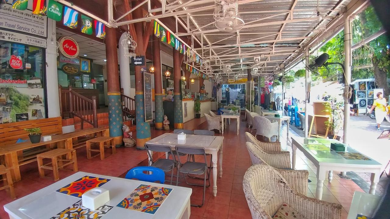 Four Sons Village Bangkok Exterior photo