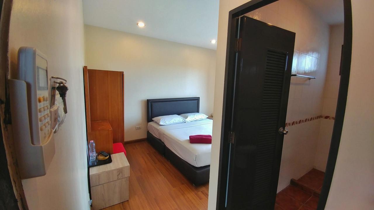 Four Sons Village Bangkok Exterior photo