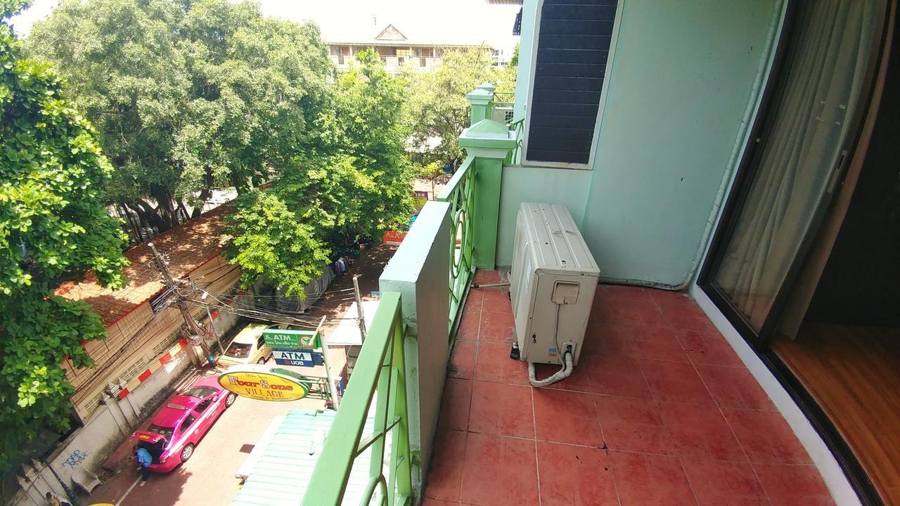 Four Sons Village Bangkok Exterior photo