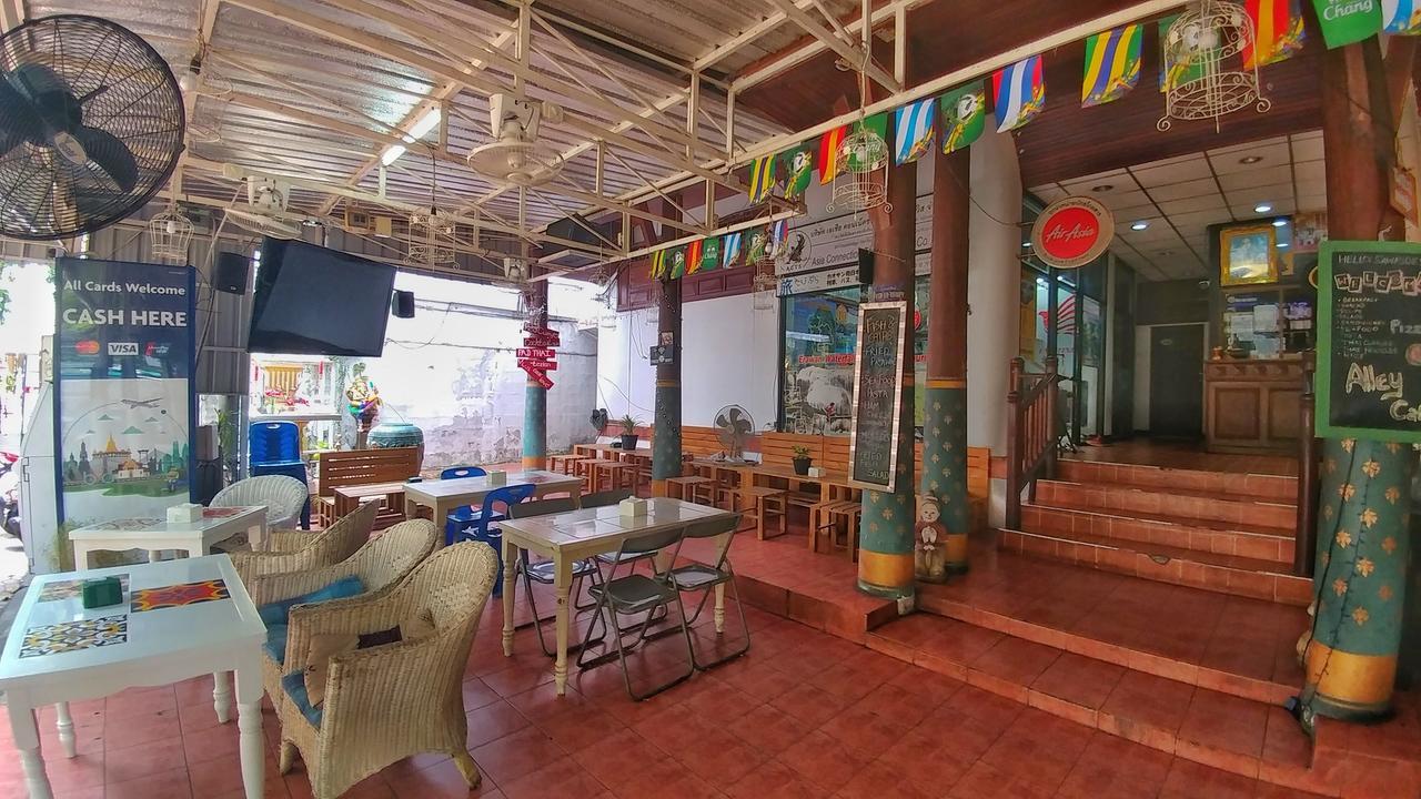 Four Sons Village Bangkok Exterior photo